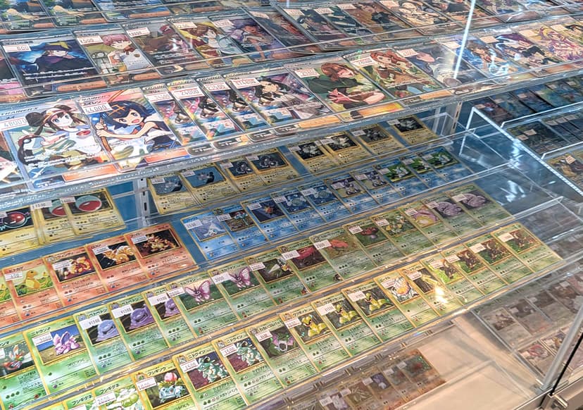 トレカラウンジ秋葉原店 査定の様子